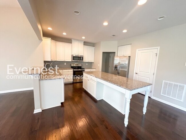 Photo - 206 Welcombe St