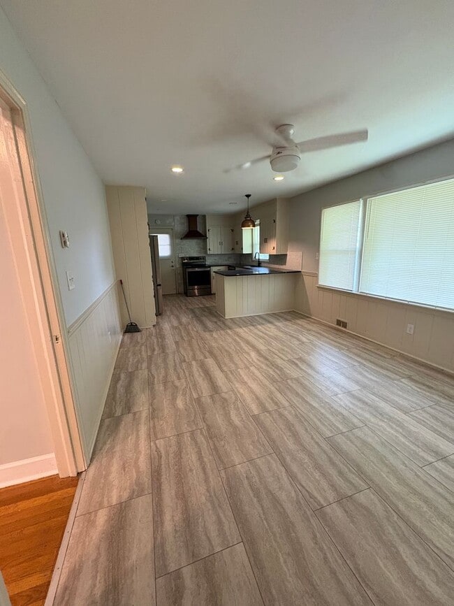 Photo - 3224 Robinhood Rd