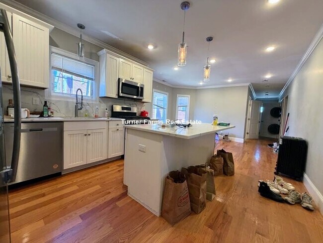 Photo - 118 Holland St Unit 2R