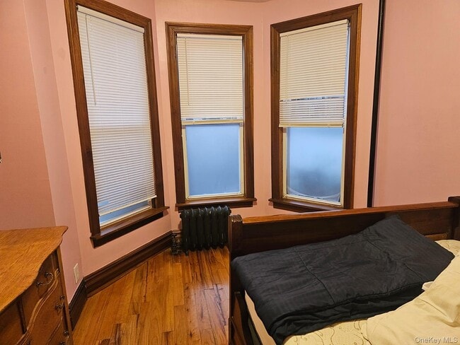 Building Photo - 539 Shepherd Ave Unit 1