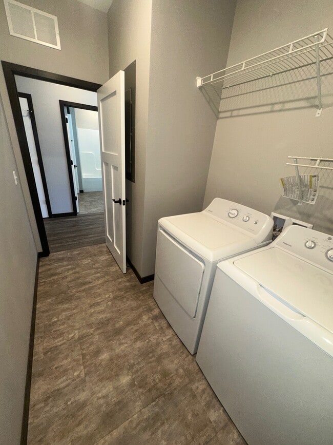 Photo - 413 Prairie Rose Dr