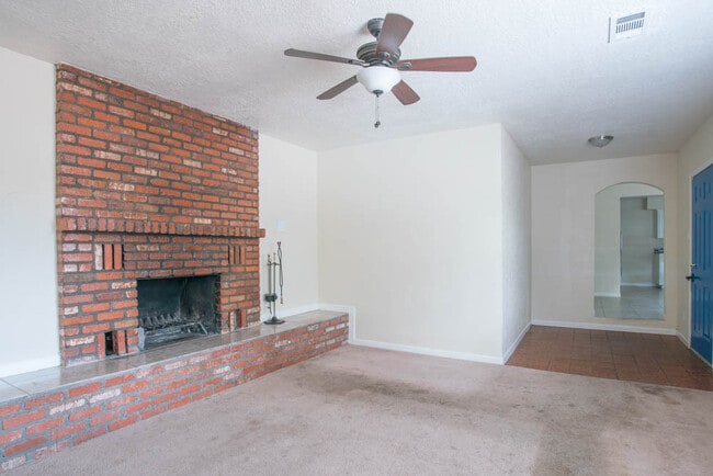Photo - CLEAN CUTE SOUTH VALLEY 3 Bedroom  2 Bath