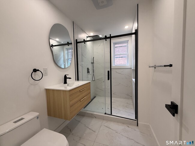 21-23-23 Elliott St Unit 2