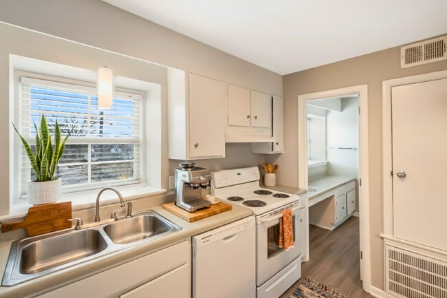 One Bedroom at Courtyard on Main in Salisbury, NC
