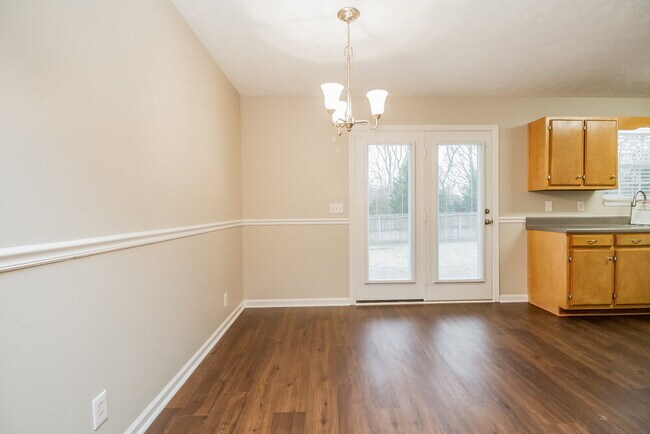 Photo - 1211 Azure Way