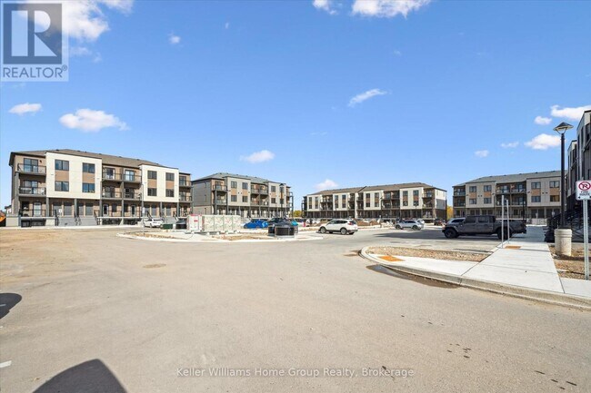 Photo - 40 - 940 ST.DAVID STREET N