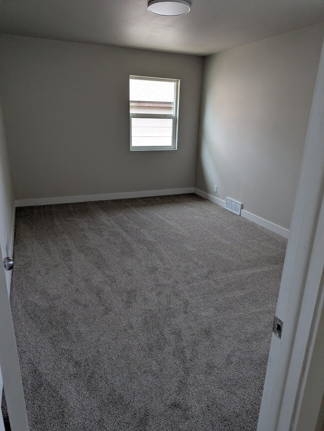 Photo - 1823 Alderson Ave