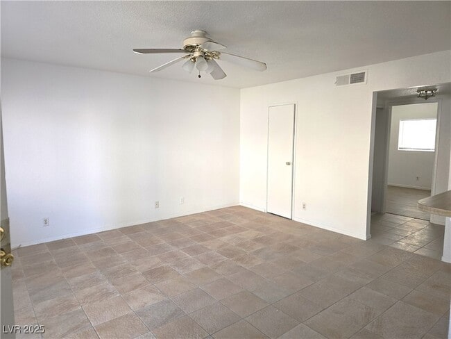 Photo - 1812 Fulstone Way Unit 2