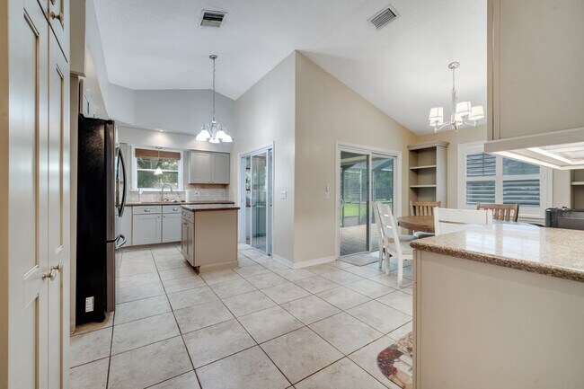 Photo - 755 Oak Terrace