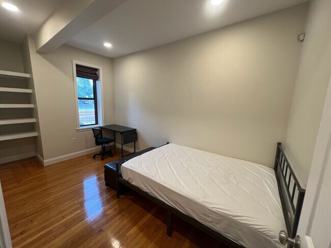 2021 Commonwealth Ave Unit 2021 Commonwealth Ave