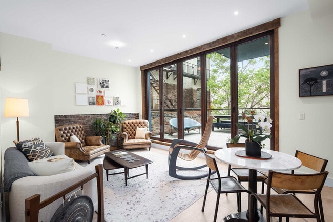 Building Photo - 61 Rivington St Rental