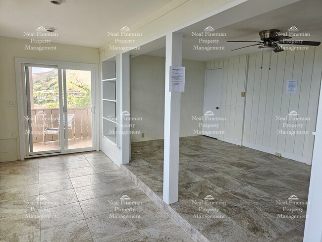 Photo - Studio/1 Bathroom Apartment. 60 steps walk up to the apartment. No parking. Rented as shown Unidad 3