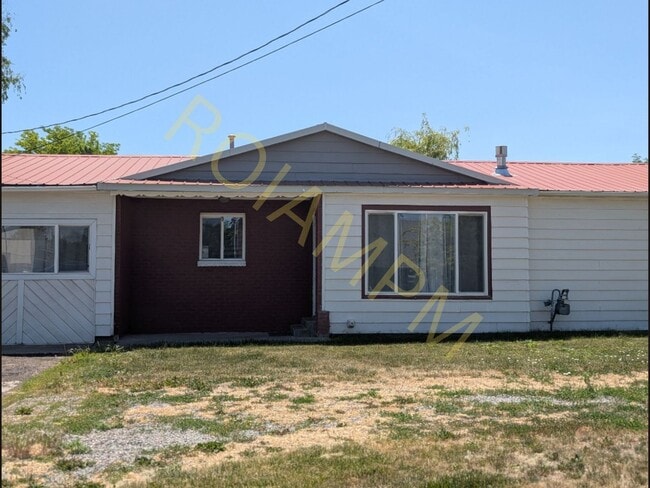 Spacious 4 Bed 2 Bath Home Near CSI – RV H... - Spacious 4 Bed 2 Bath Home Near CSI – RV H...