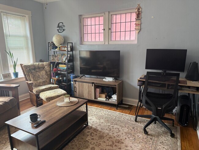 Photo - 5225 Bancroft Ave Unidad 1W