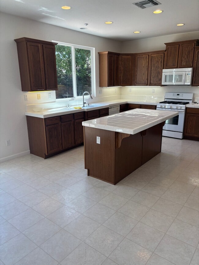 Photo - 1833 Elston Cir