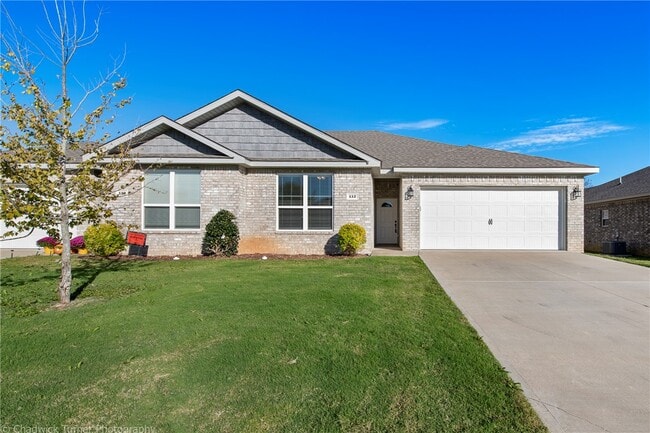 Building Photo - 112 Alder St