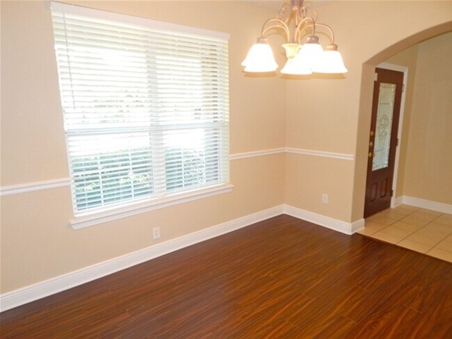 Photo - 814 Levi Bend