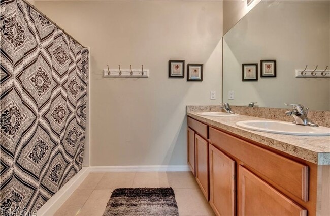 Building Photo - 233 SE 3rd St