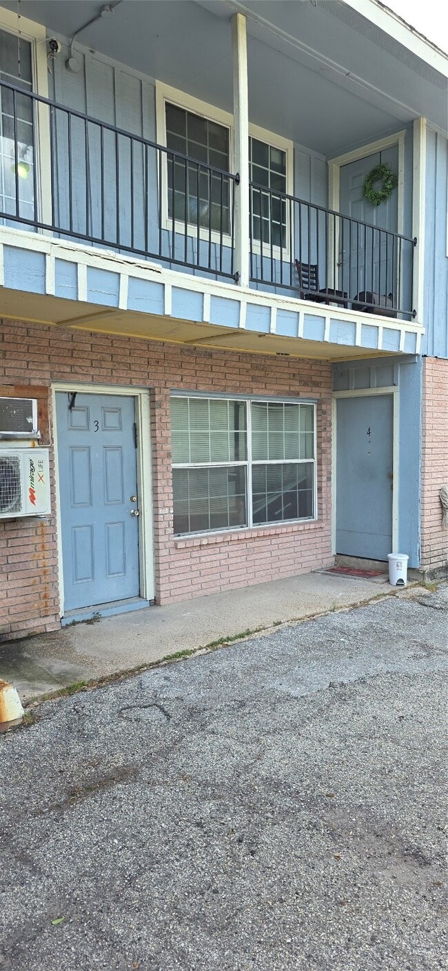 Photo - 4005 Irvington Blvd