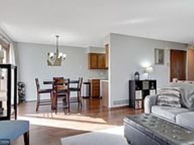 Comedor - 1A Golden Oak Dr