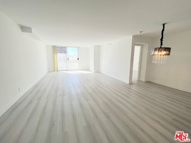 Building Photo - 10390 Wilshire Blvd Unit 906 Rental