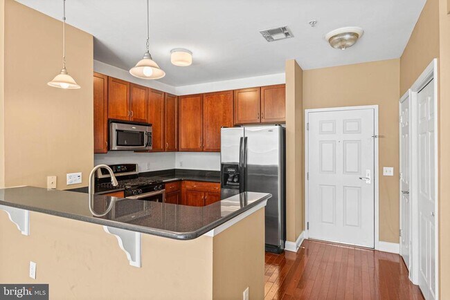 Photo - 200 W Elm St Unit 1231
