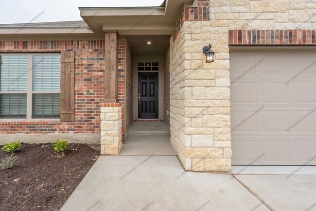 Photo - 742 Friar Tuck Dr