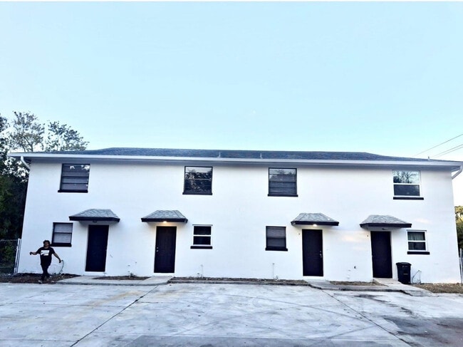 Building Photo - 910 Wagner Pl