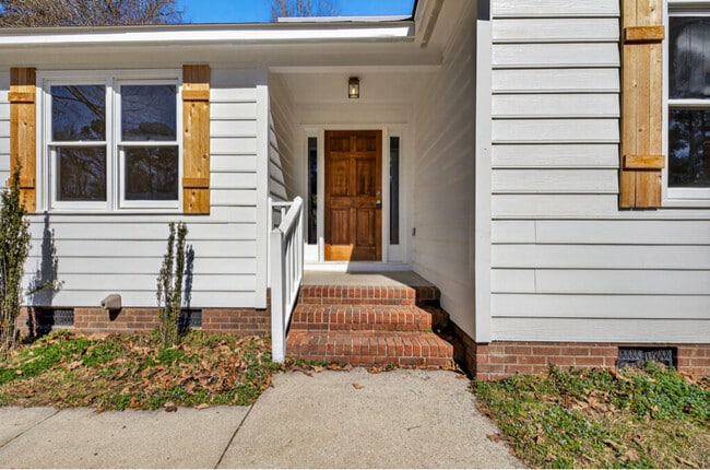 Photo - 421 Danielle Dr