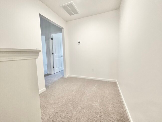 Photo - Beautiful 3 Bedroom Townhome minutes from I-85 - AVAILABLE NOW