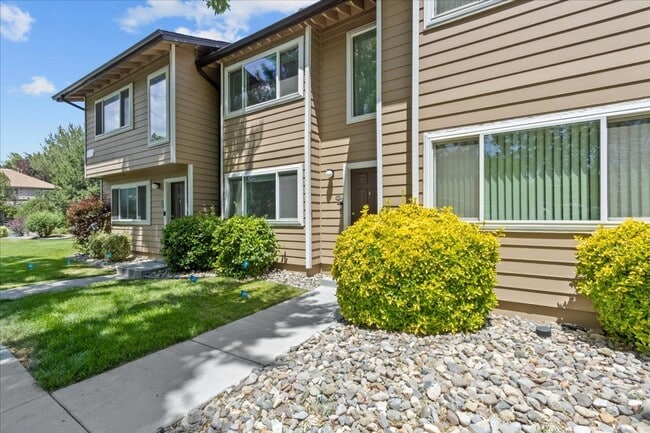 Building Photo - <b>Woodchase Dual Primary Bedroom Condo<br... Unit 423 Barclay Court Reno, NV 89511