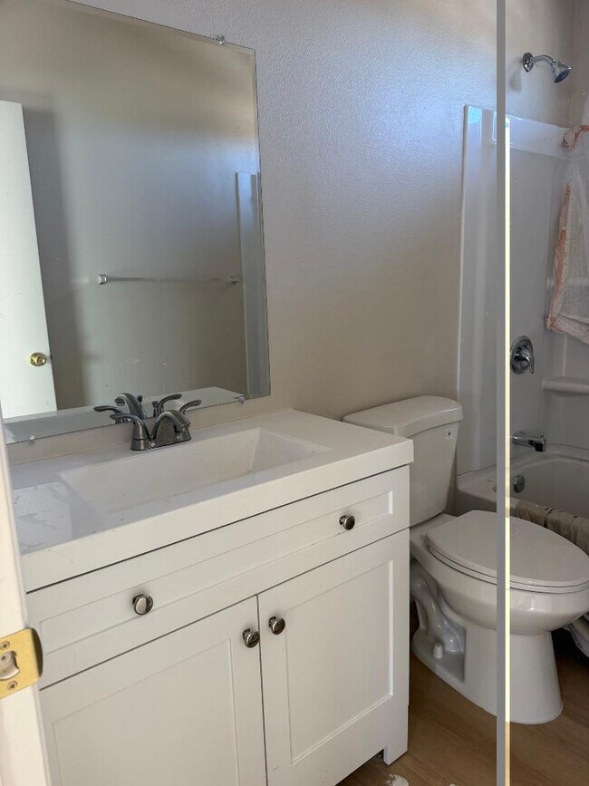 Photo - 1262 Granger St