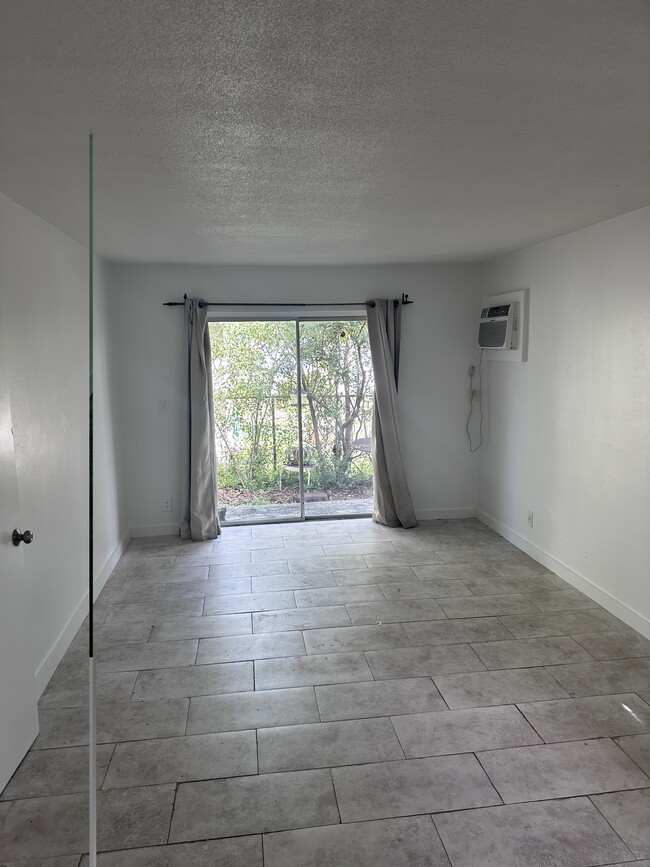 234 SW 19th St Unit 2