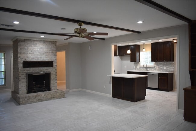 Photo - 3110 Springhill Dr