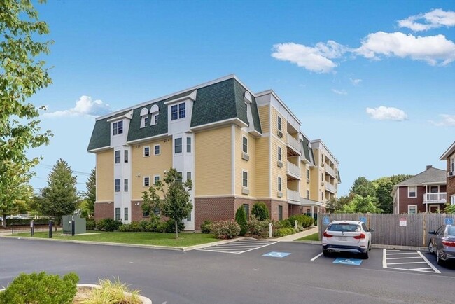 Photo - 39 Fayette St Unidad 102