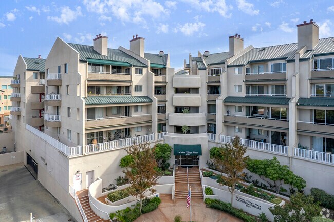 Photo - La Mesa Village Plaza