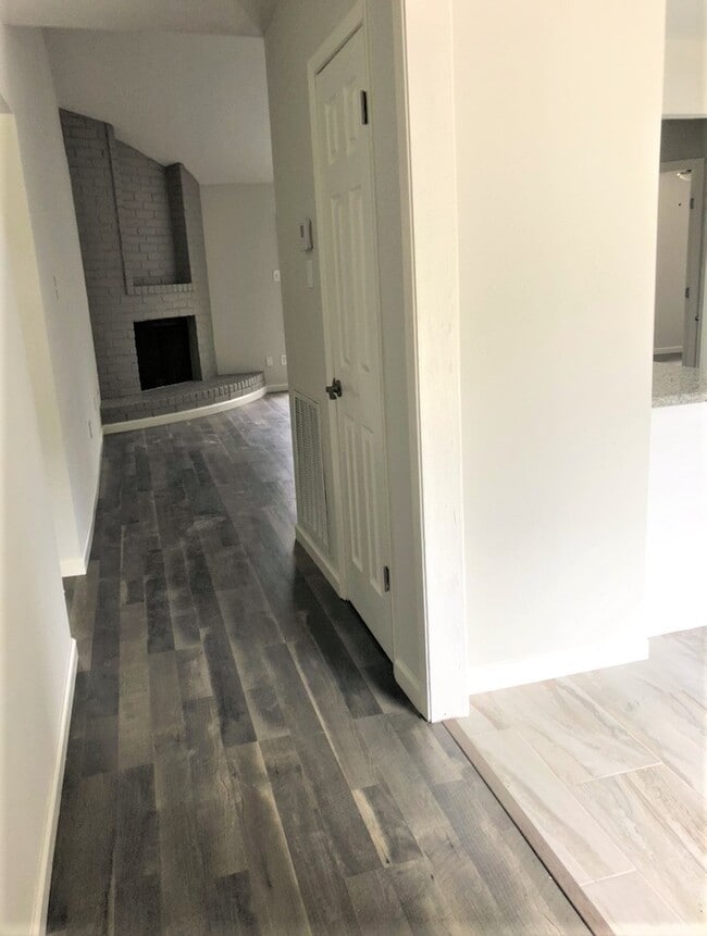 Photo - 1919 Oakwell Ln