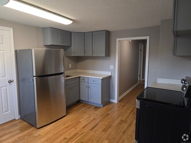 Building Photo - 15 Burnham St Unit 2 Rental