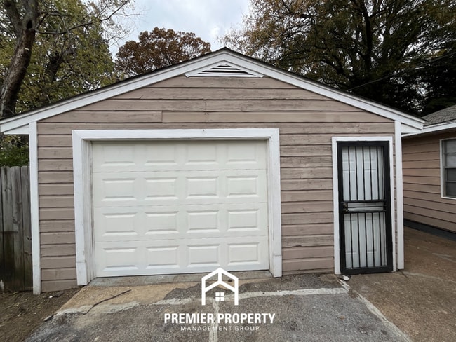 Photo - 2983 Cherry Rd