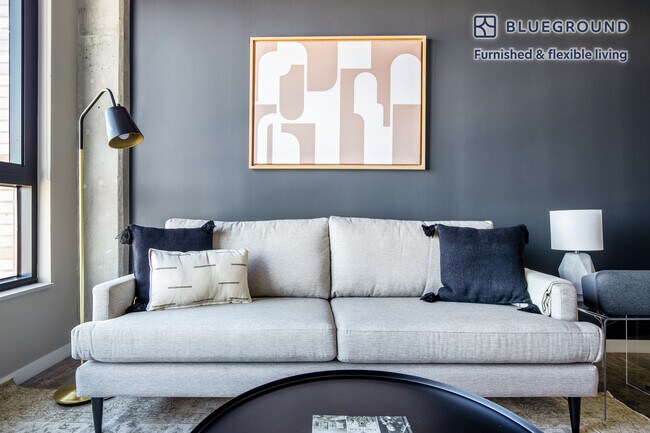 Photo - 939 W Washington Blvd Unidad FL10-ID294