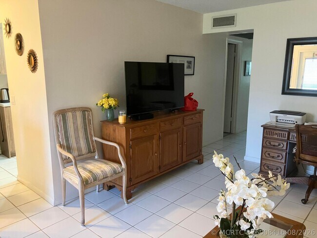 Photo - 283 Durham Cir Unit 283
