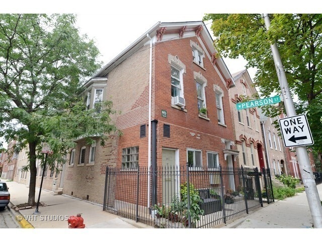 Building Photo - 846 N Hermitage Ave Unit 1R Rental