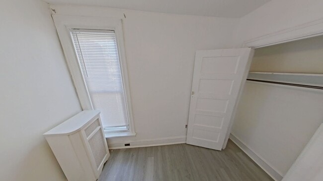Photo - 6380 Marsden St