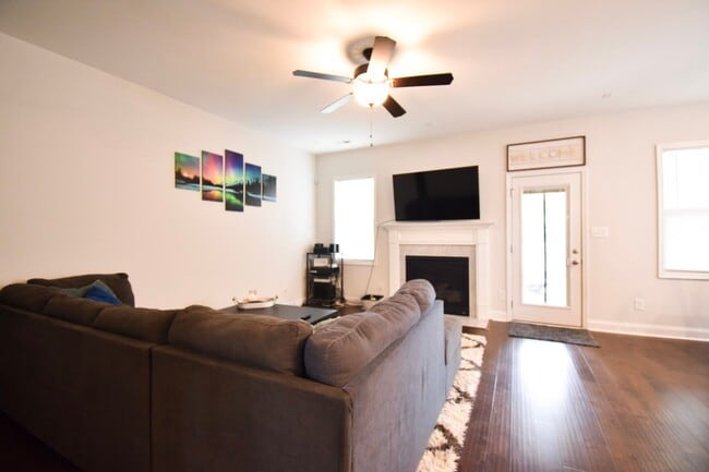 187 Cloverwood Ln