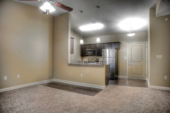 Summit Falls Apartments & Townhomes
