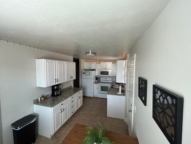 Photo - 4082 Liberty Ave