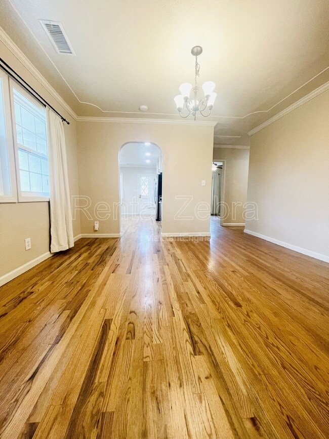 Photo - 2640 2nd Ave