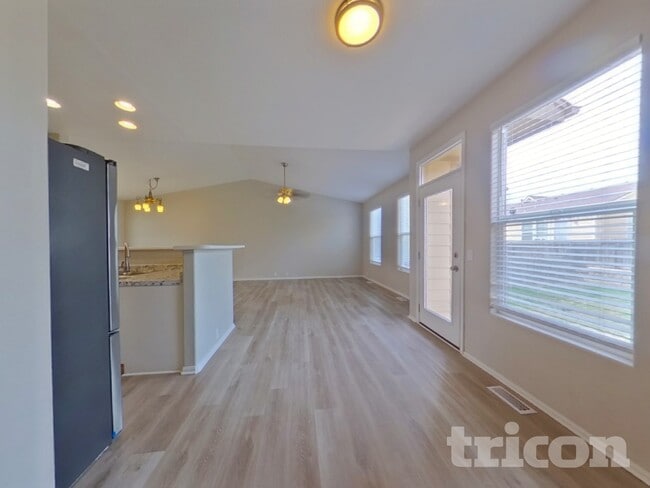 Photo - 11914 Rodez Grove