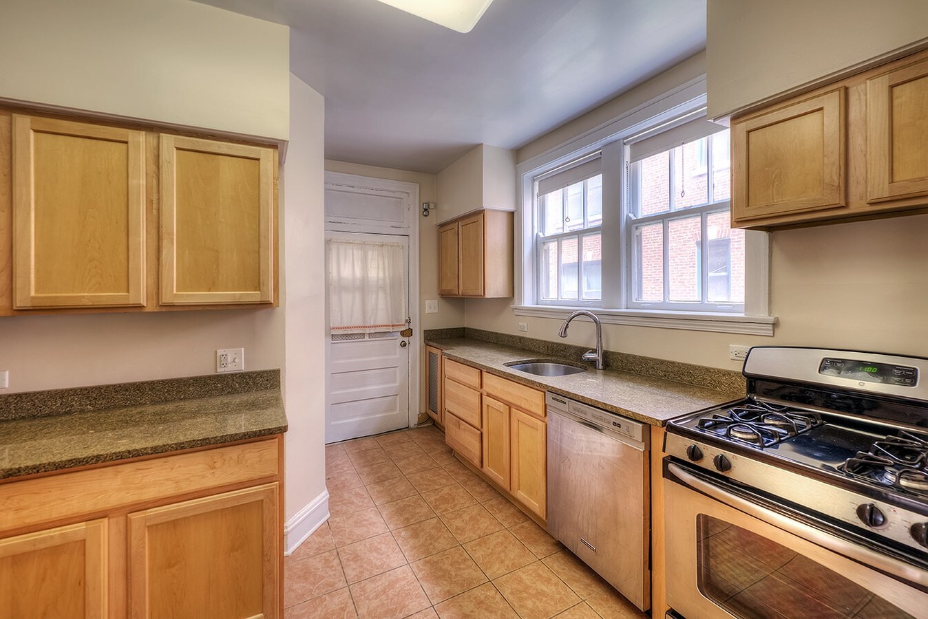 910 Judson Ave Apartment For Rent in Evanston, IL