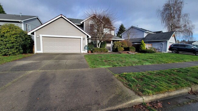 Beautiful 3 bdrm home in a great Lacey loc... - Beautiful 3 bdrm home in a great Lacey loc...